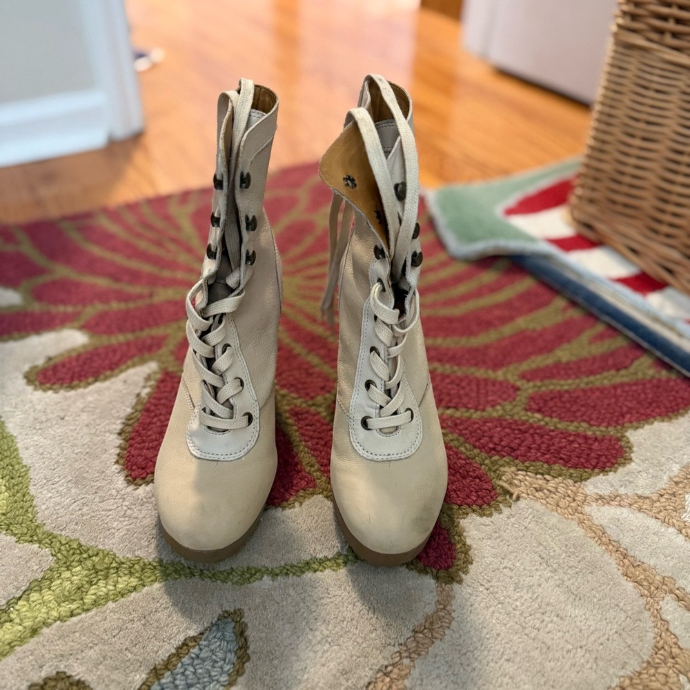 Hunter Cream Lace-Up Boots